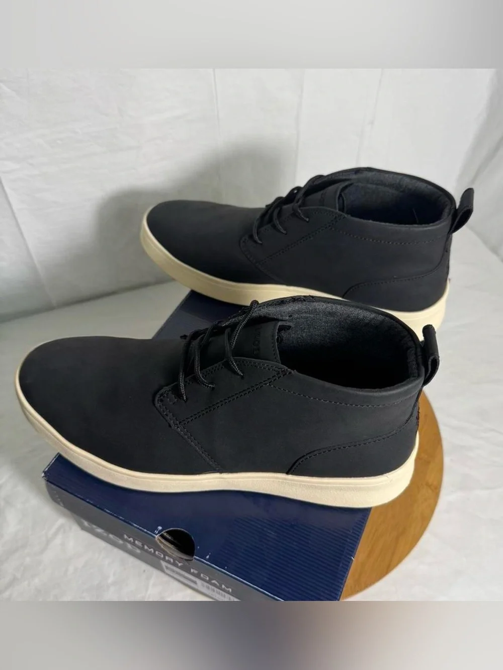 IZOD Palmer Men’s Chukka Boots Black Memory Foam Casual Shoes Size 10 New in Box